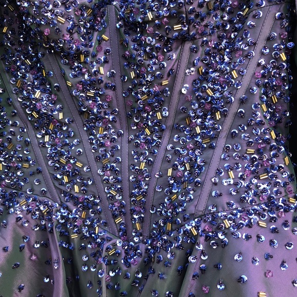 STUNNING Prom dress size 4 - Picture 3 of 16